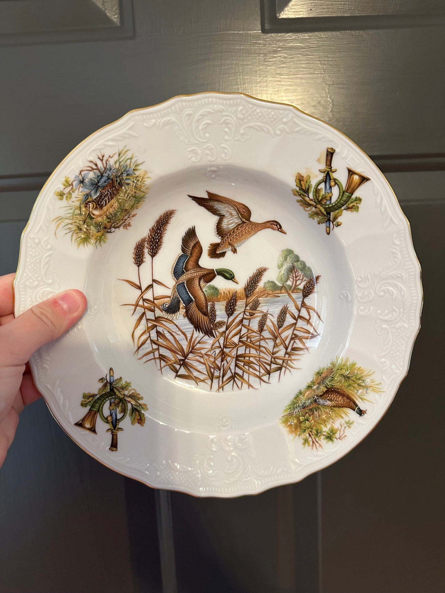 Gold-Rimmed Shallow Duck Bowls