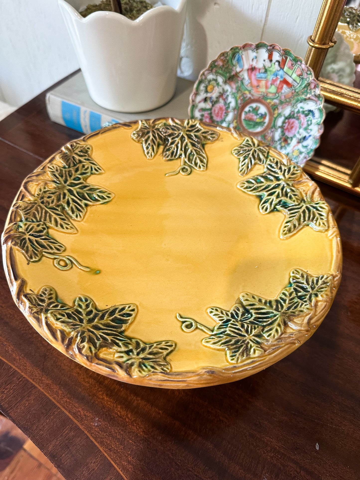 Majolica Fall Bunny Cake Stand