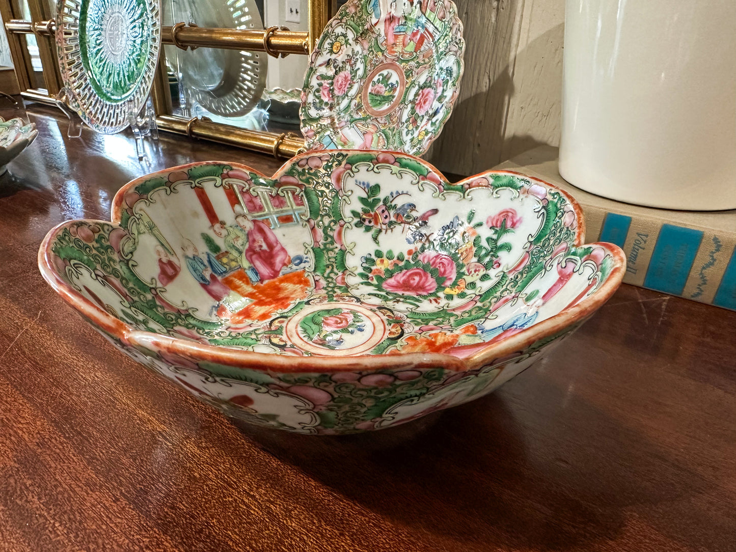 Scalloped Rose Medallion Bowl
