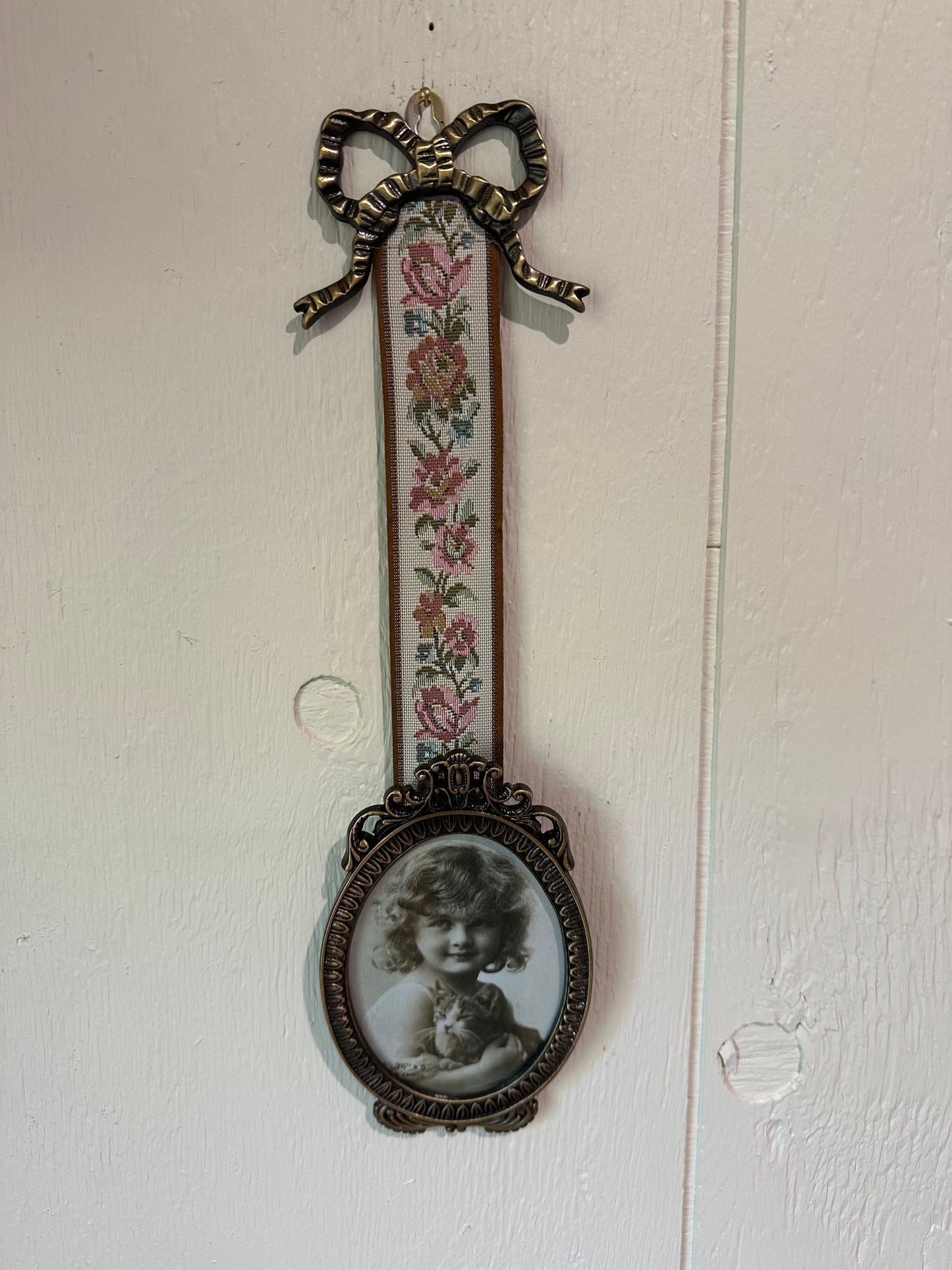 Decorative Bow Wall Frame