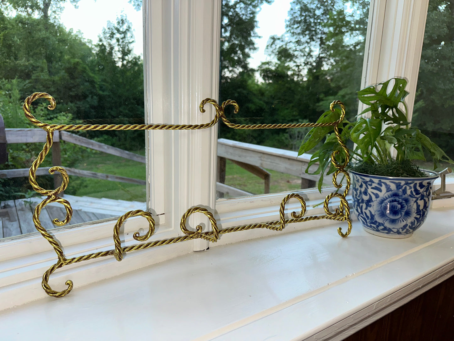 Wall Plate Holder