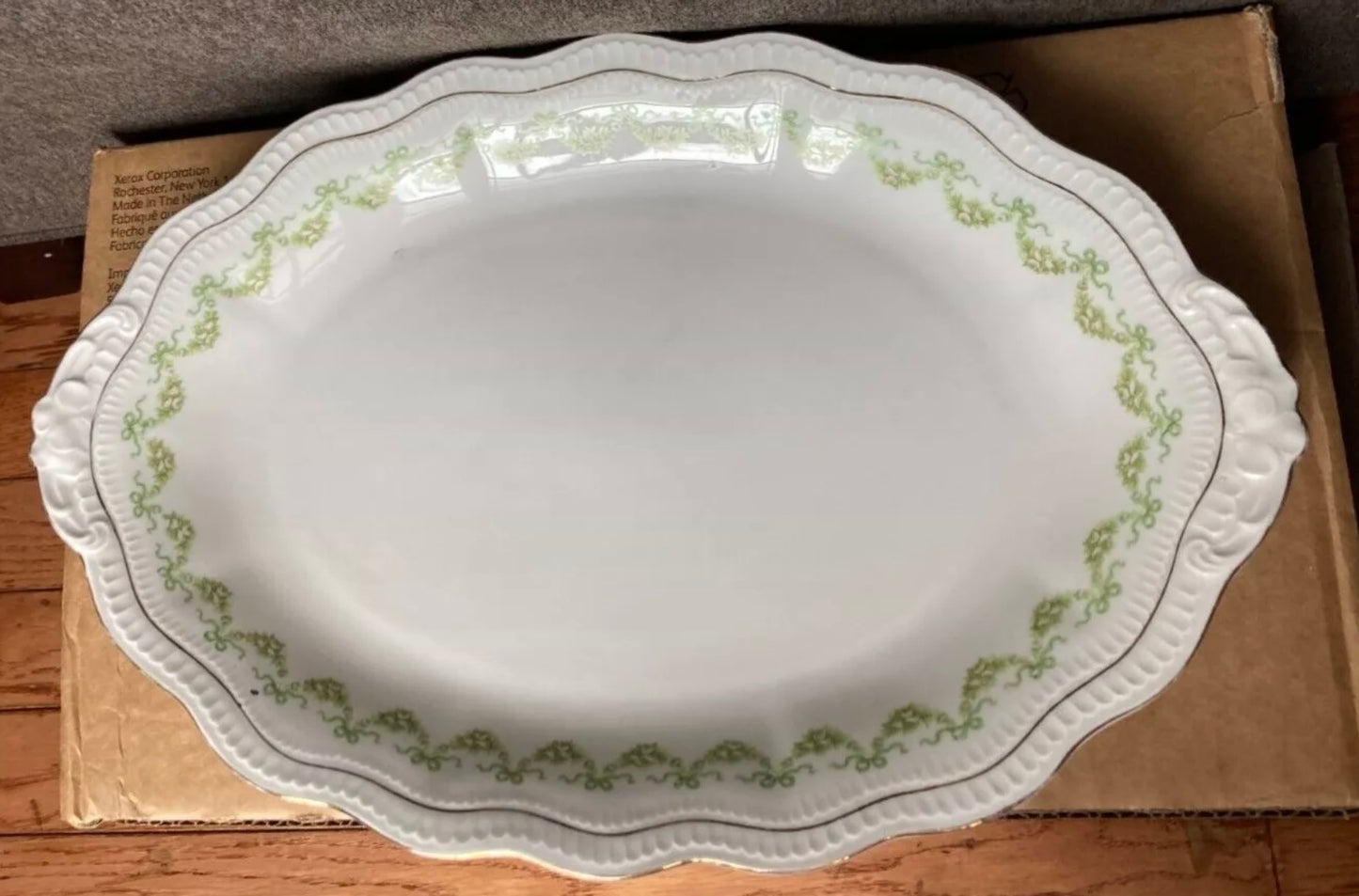AP Austria Green Bow Platter