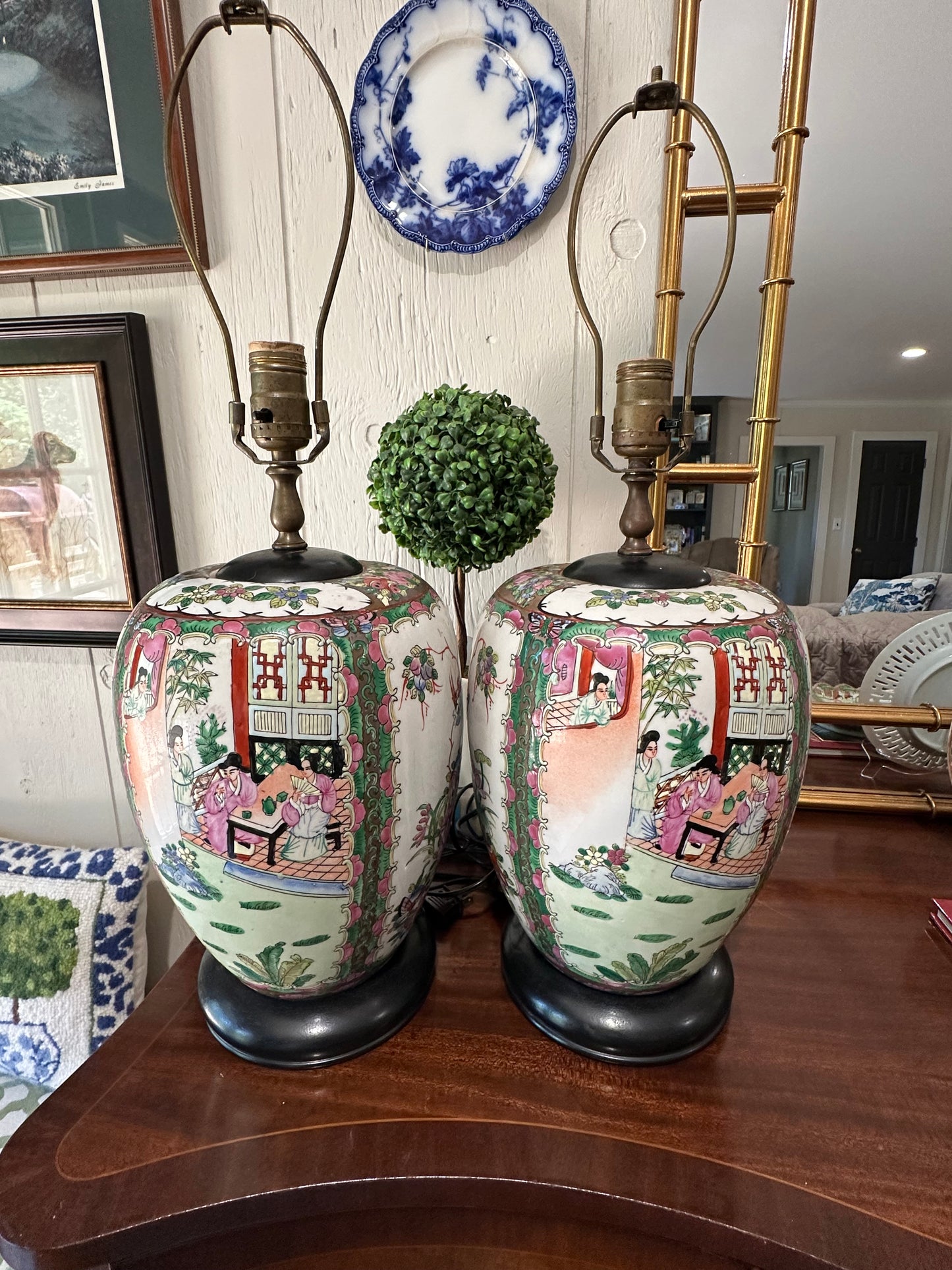 Rose Medallion Lamp Pair