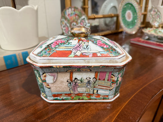 Rose Medallion Lidded Box
