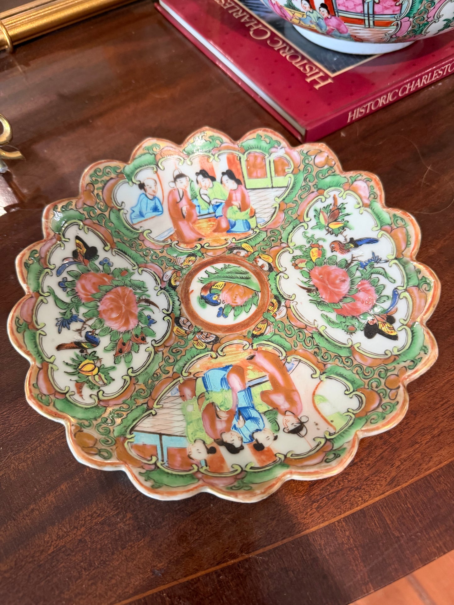 Scalloped Rose Medallion Dish
