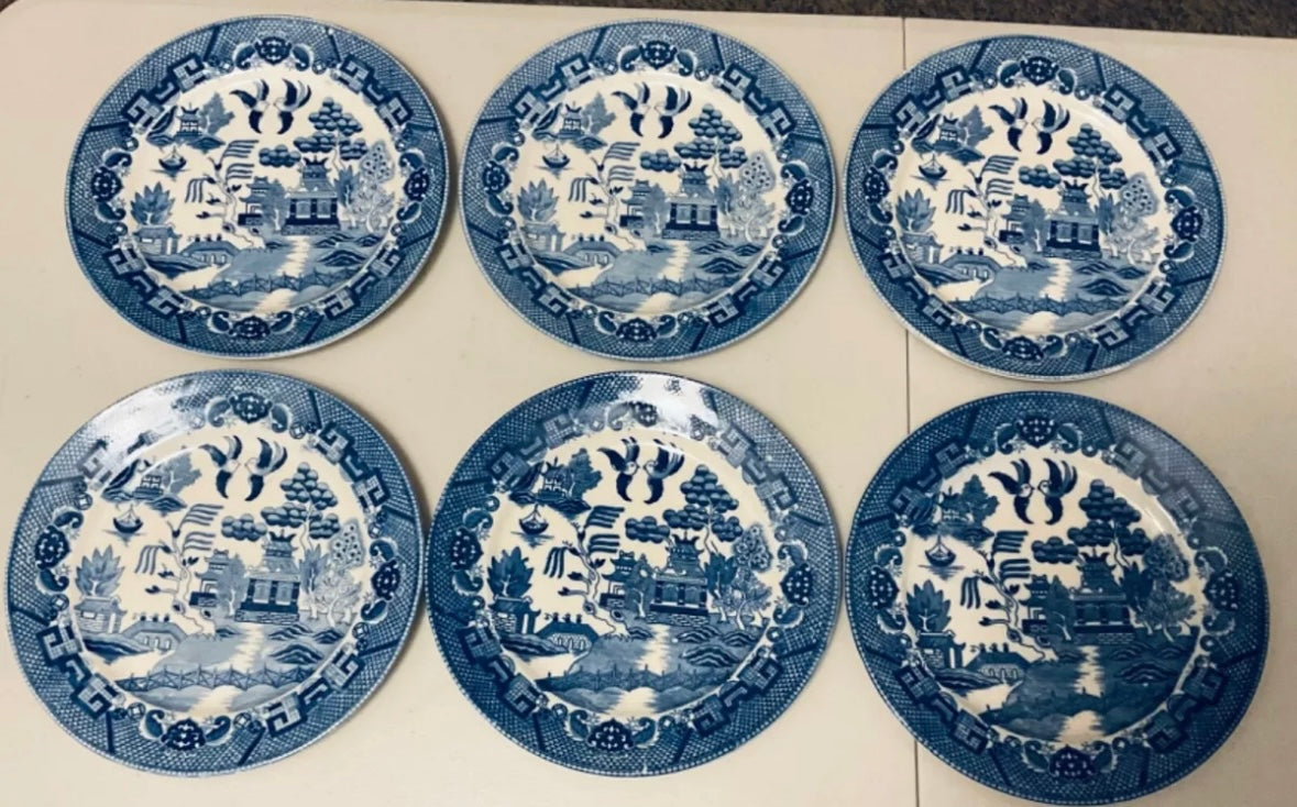 Blue Willow Dinner Plate Set