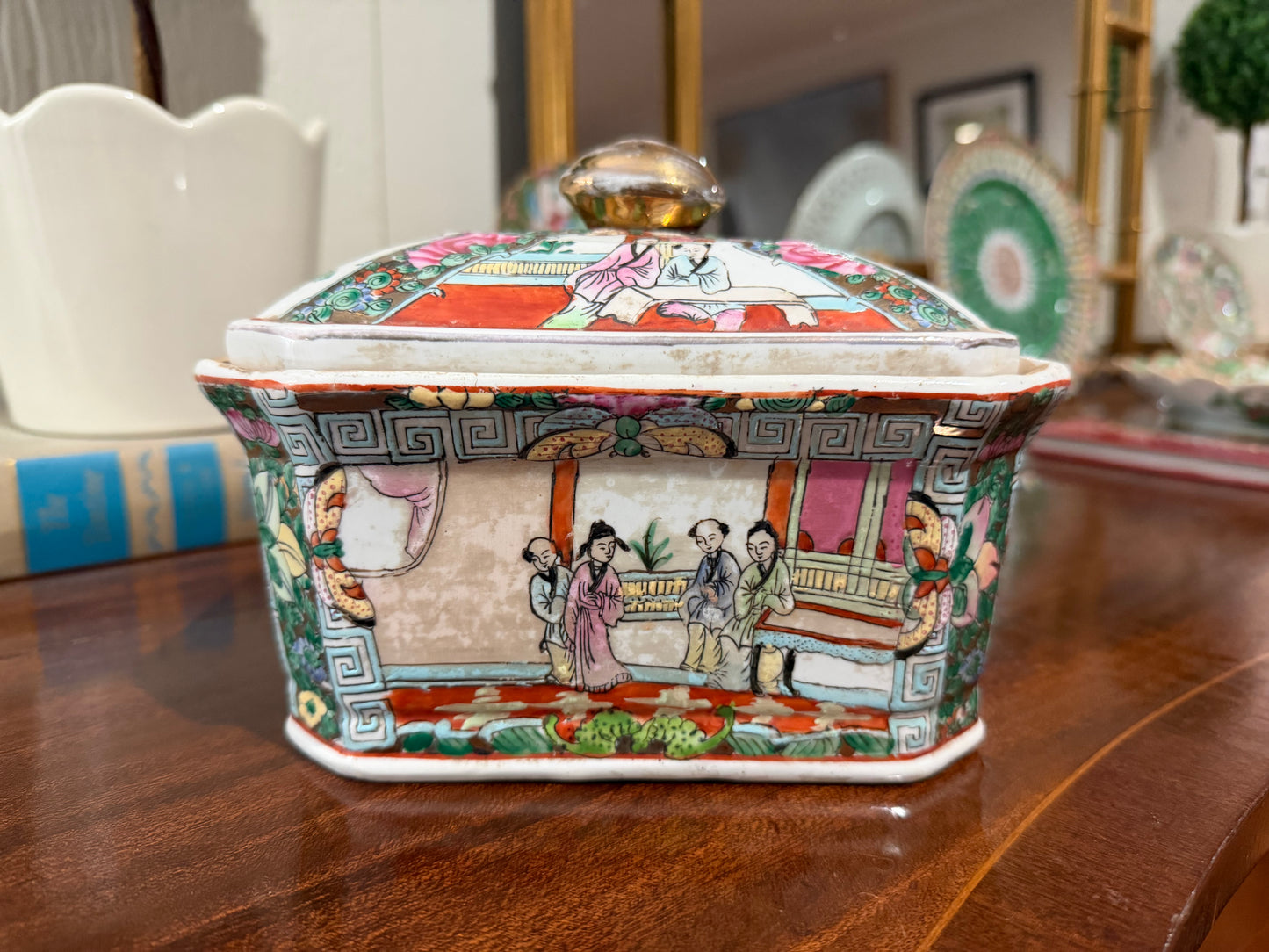 Rose Medallion Lidded Box