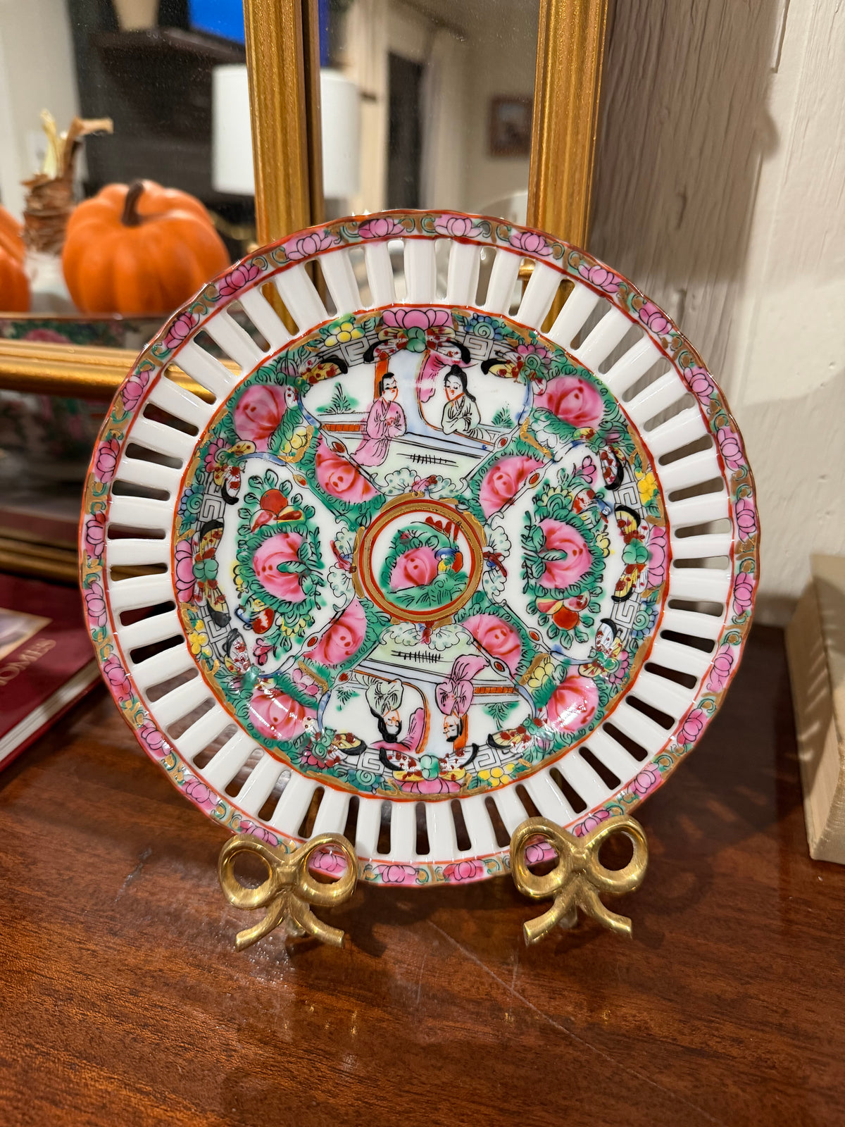 Reticulated Rose Medallion Plate