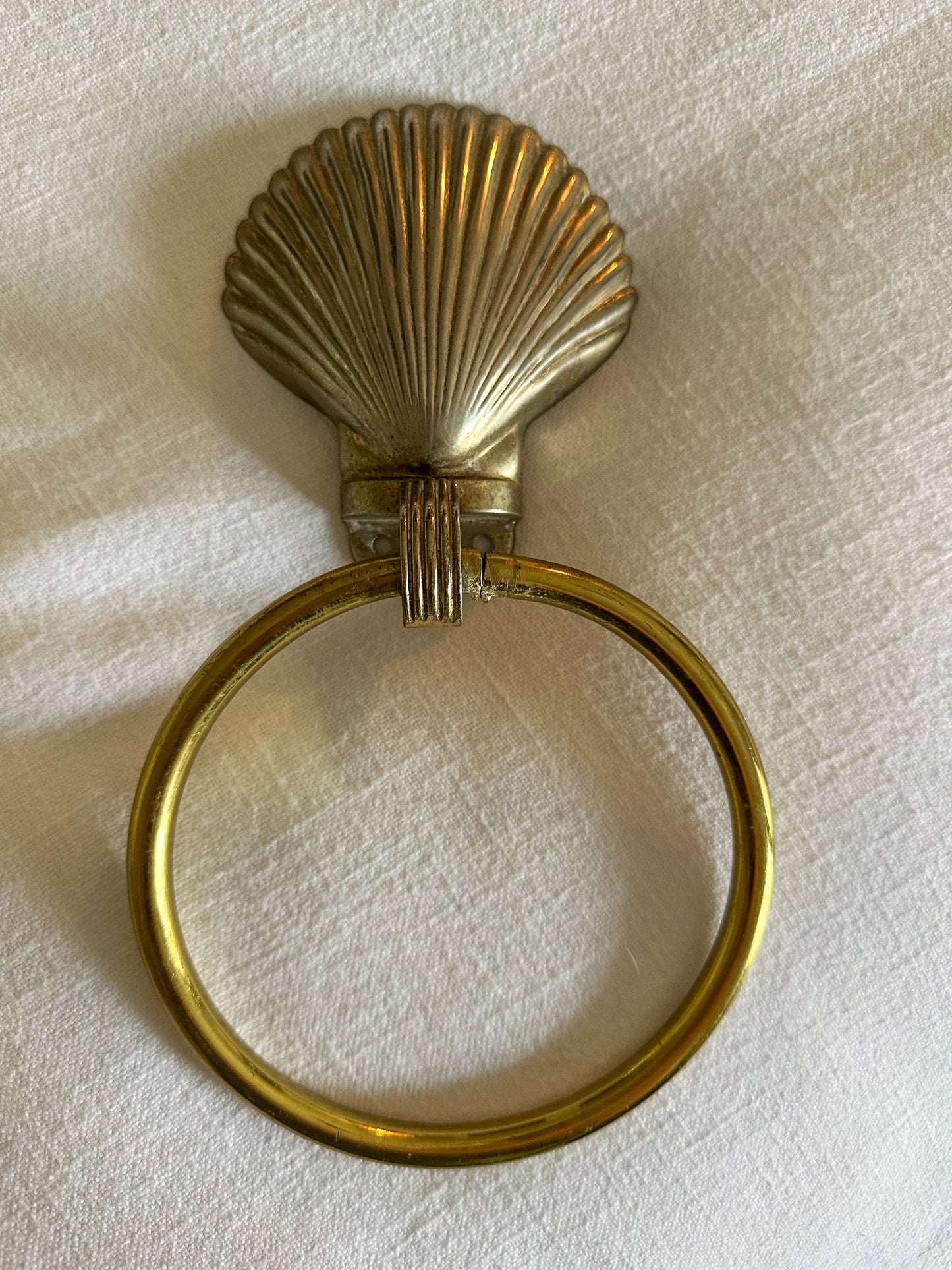 Shell Hand Towel Hanger