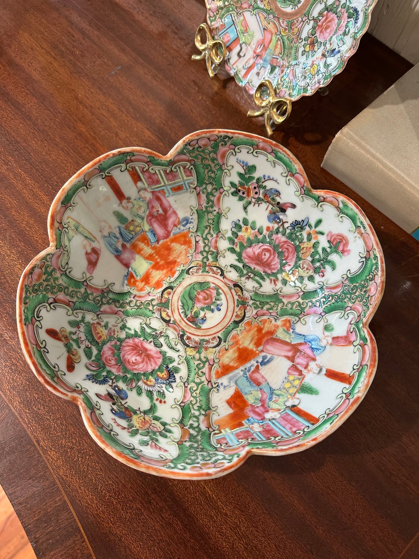 Scalloped Rose Medallion Bowl
