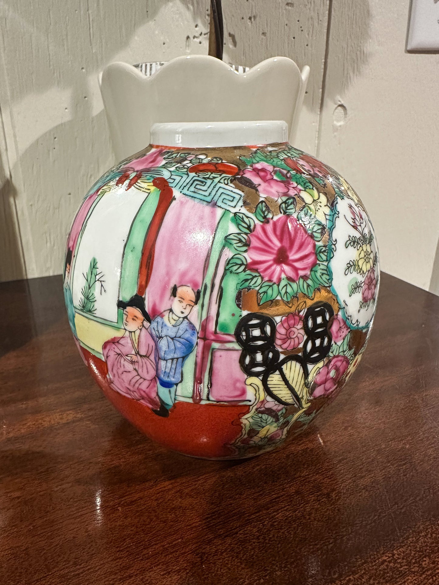Small Round Rose Medallion Vase