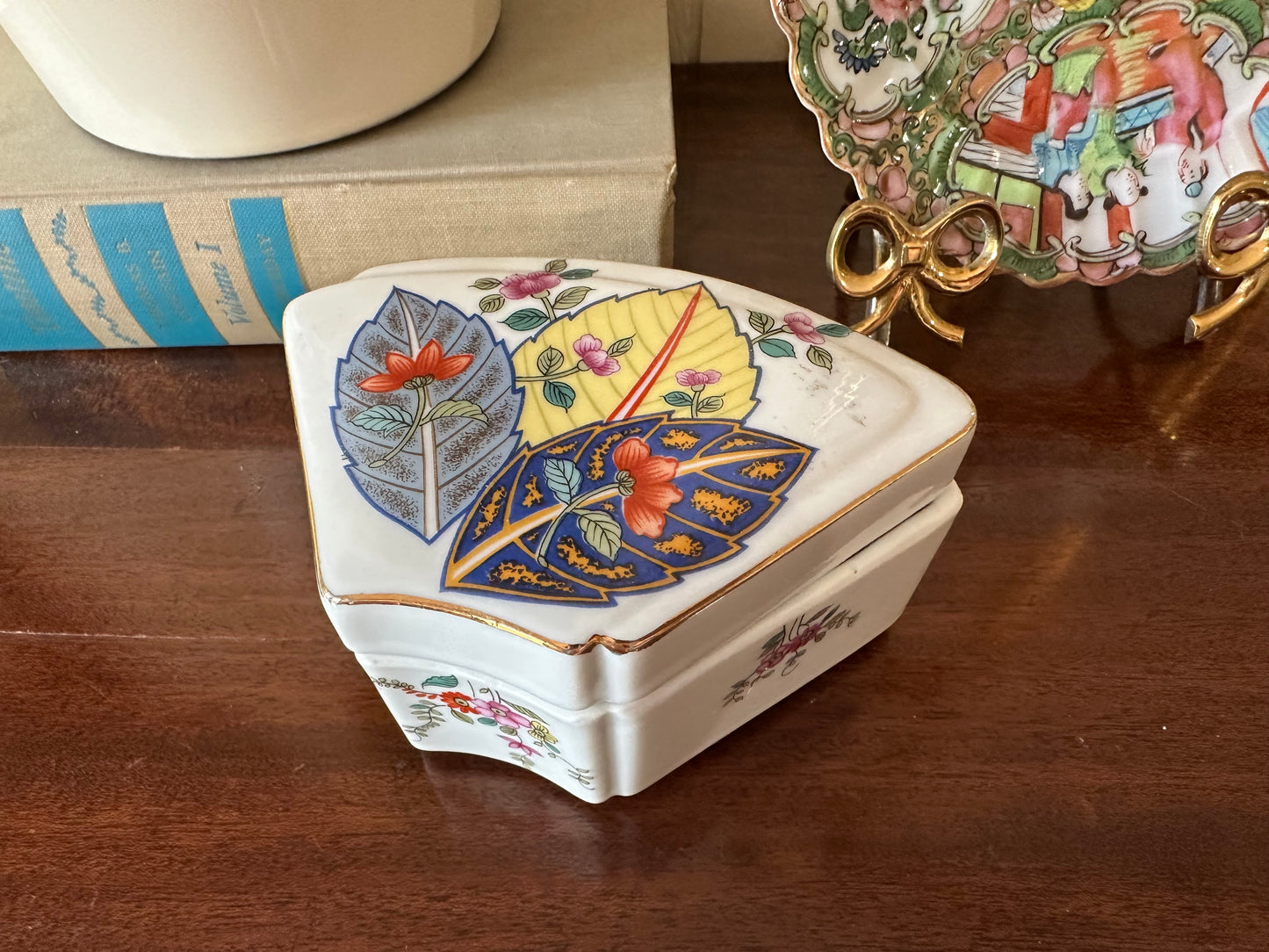Tobacco Leaf Trinket Box
