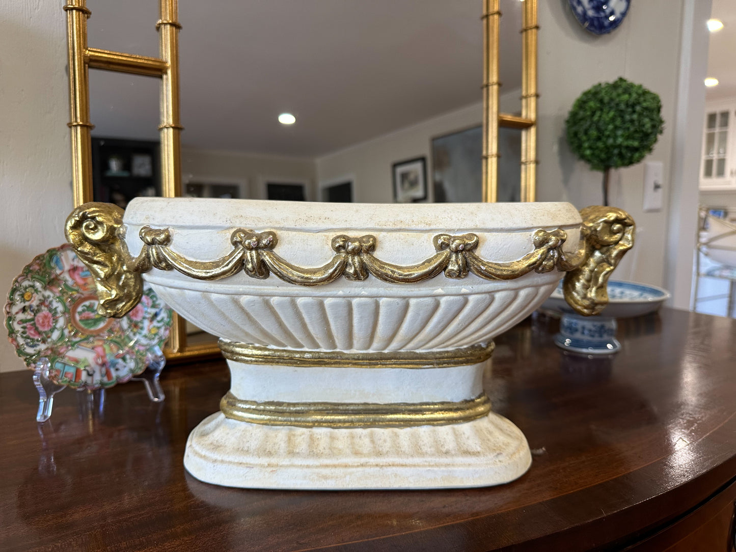 Bow Pedestal Bowl/Vase
