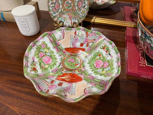 Ruffled Rose Medallion Dish
