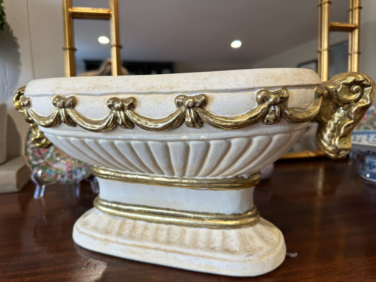 Bow Pedestal Bowl/Vase