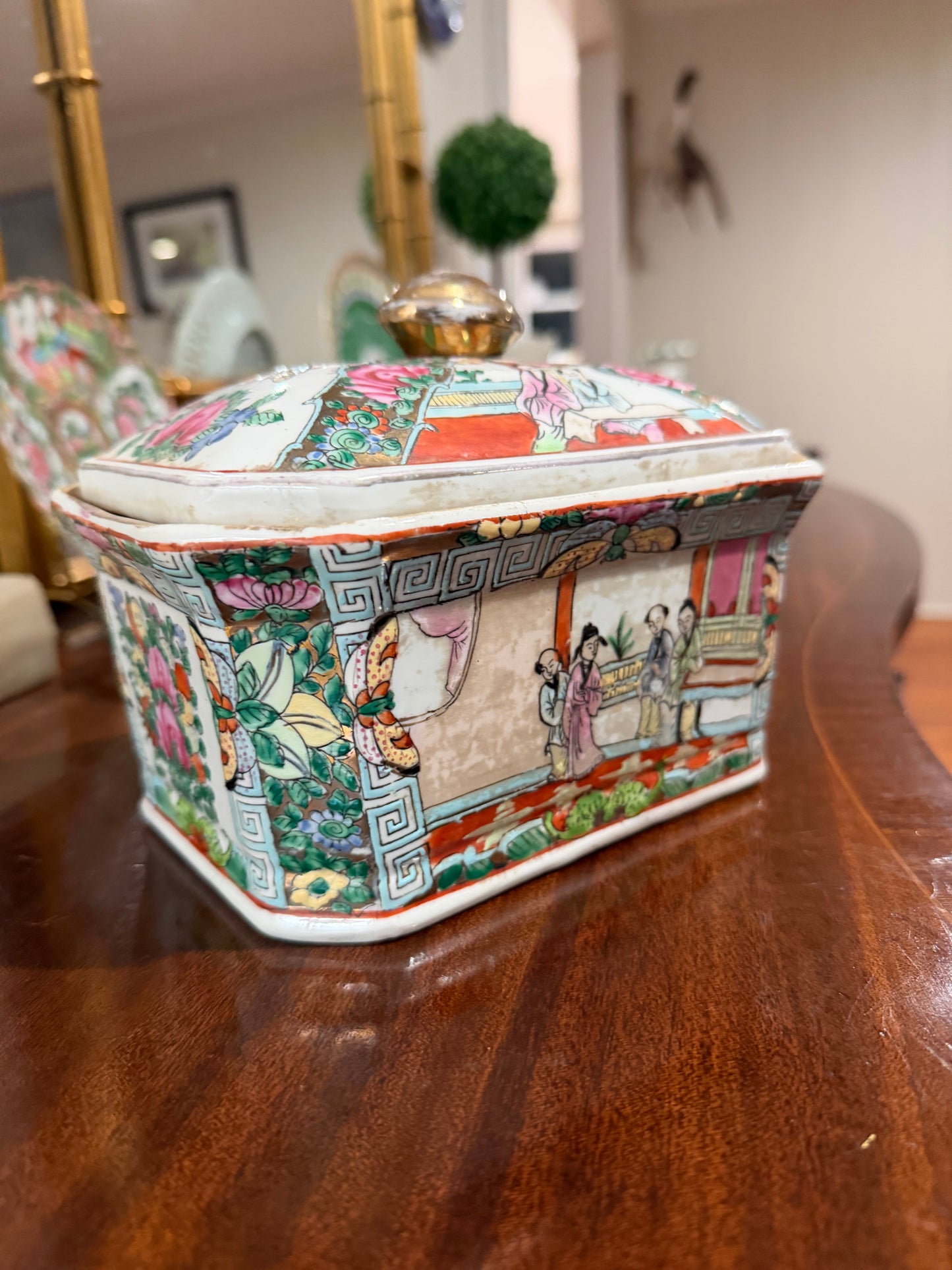 Rose Medallion Lidded Box
