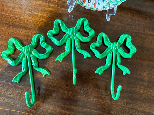 Green Bow Hooks