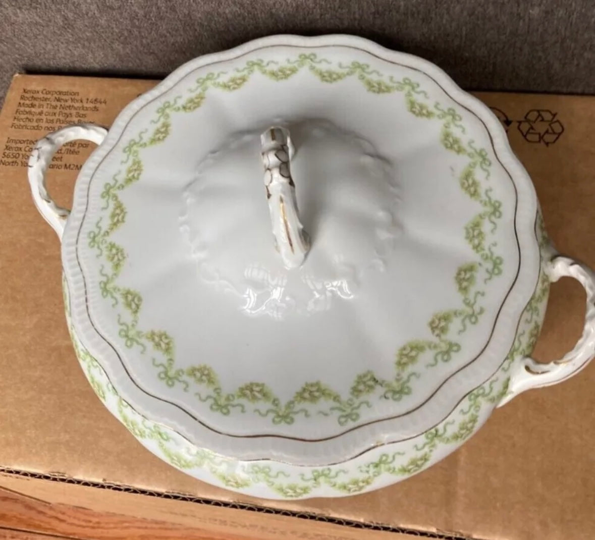 AP Austria Green Bow Tureen