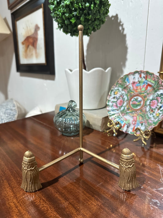 Tassel Plate Stand