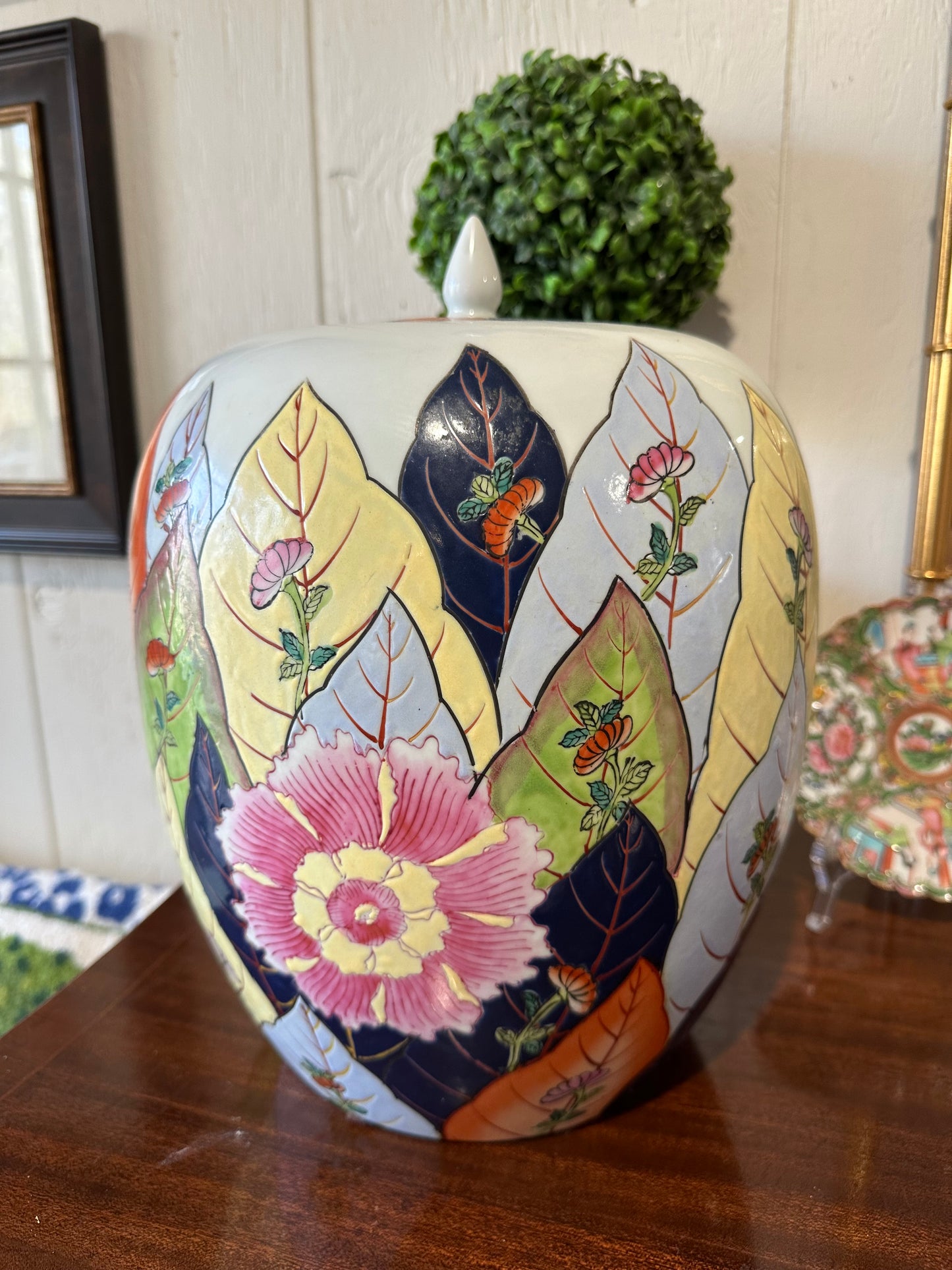 Tobacco Leaf Melon Jar