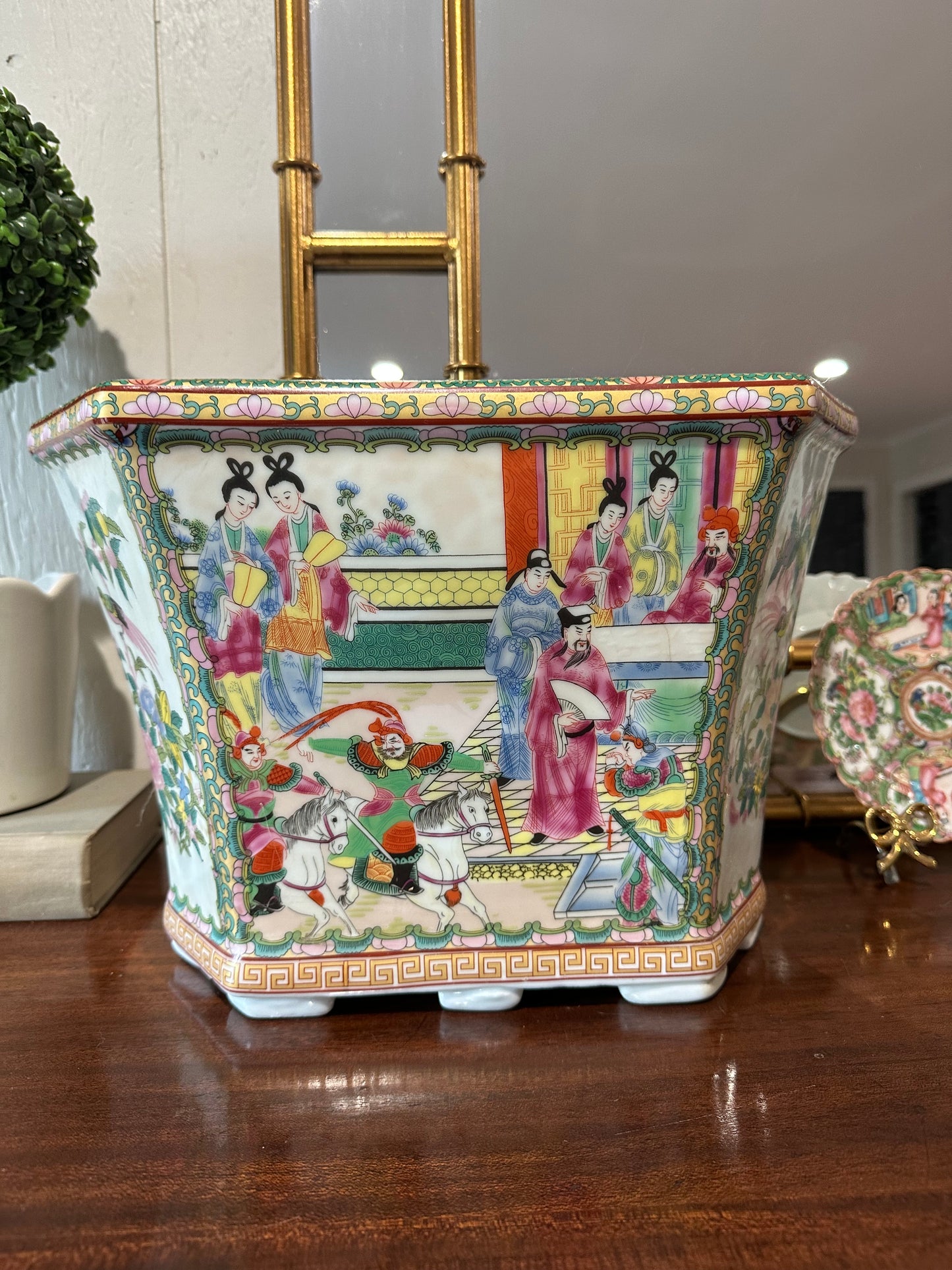 Rose Medallion Planter
