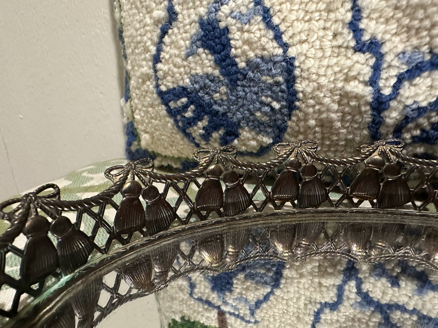 Mirrored Bow & Tassel Tray