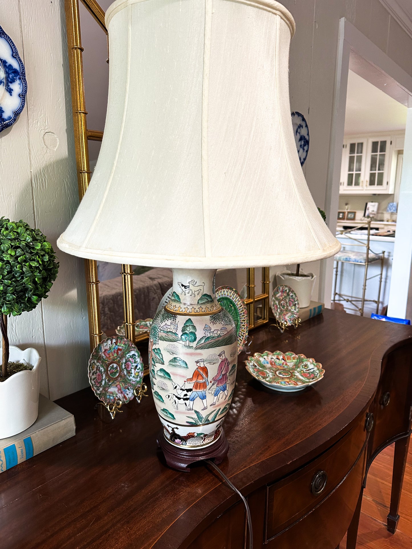 Hunt Scene Lamp