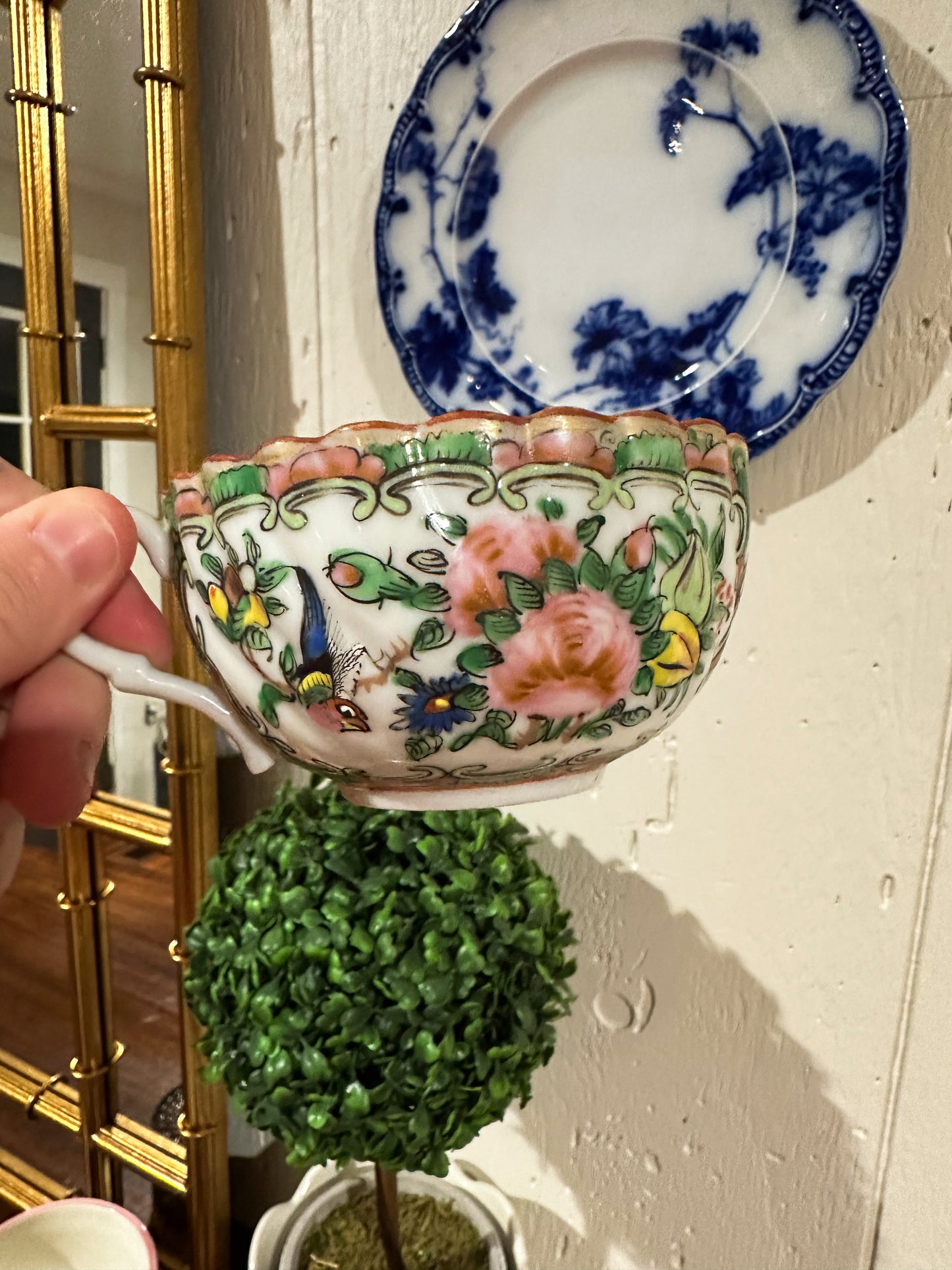 Rose Famille Scalloped Tea Cup