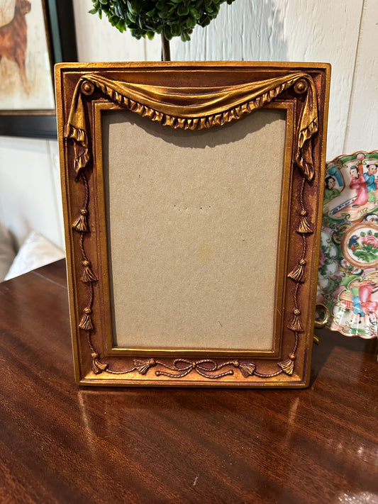 Bow & Tassel Frame