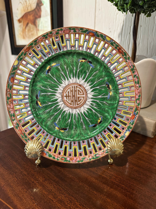 Shell Plate Stand