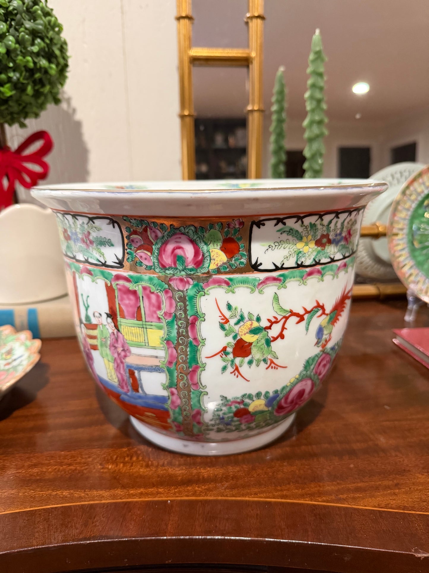 Rose Medallion Planter