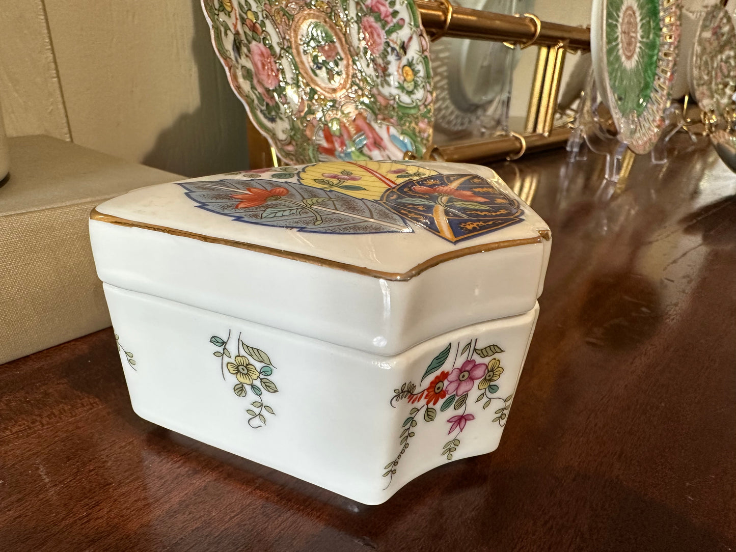 Tobacco Leaf Trinket Box