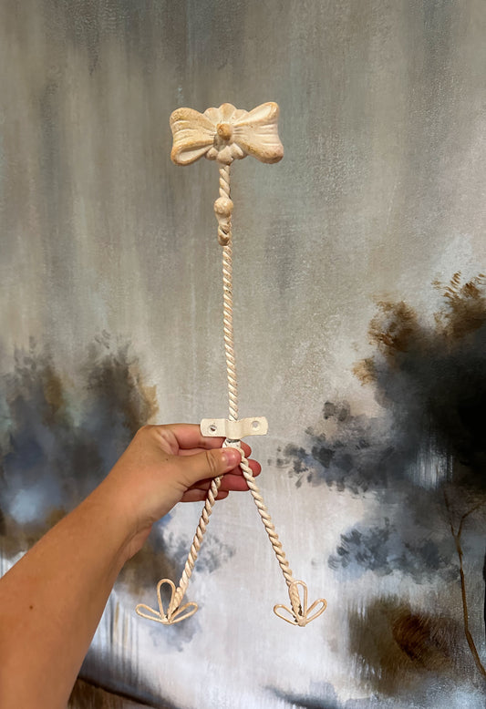 Bow Plate & Mug Wall Hanger