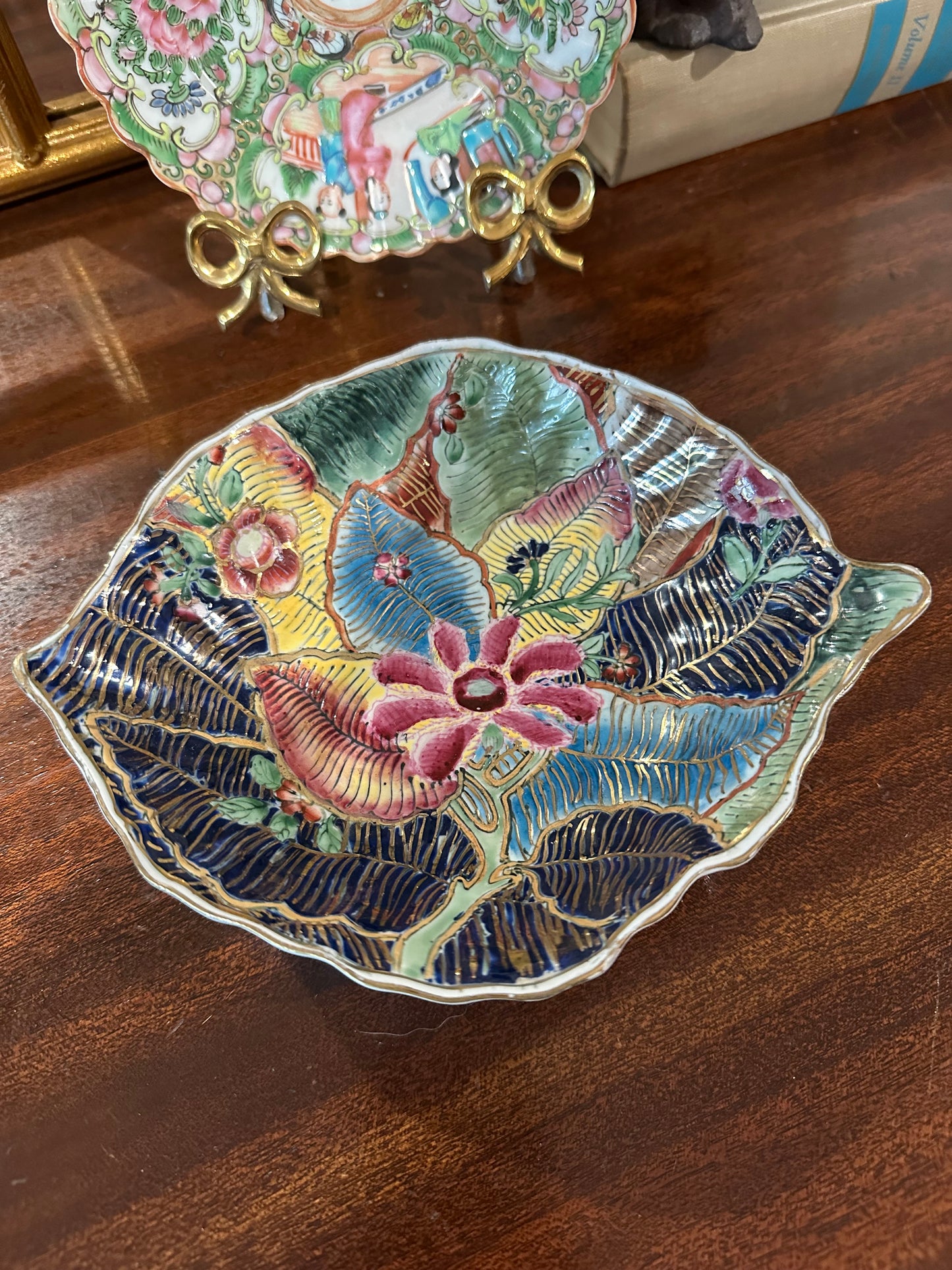 Tobacco Leaf Dish