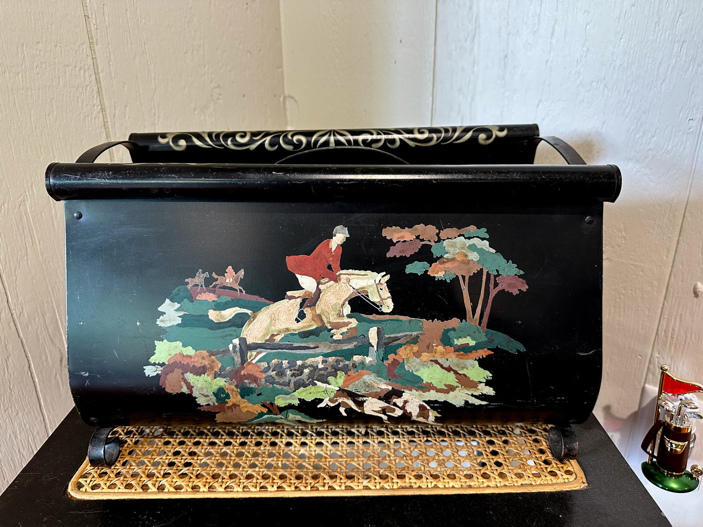 Fox Hunt Magazine Holder