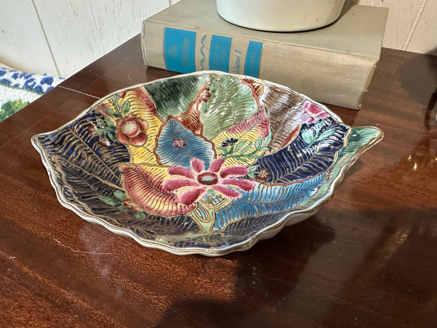 Tobacco Leaf Dish