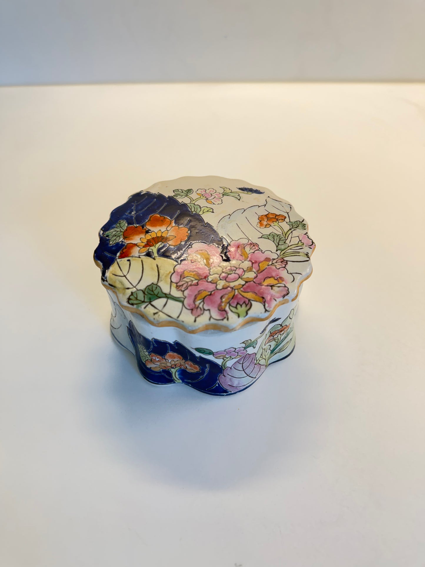 Tobacco Leaf Trinket Box